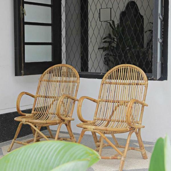 Askhara Guesthouse スラバヤ エクステリア 写真