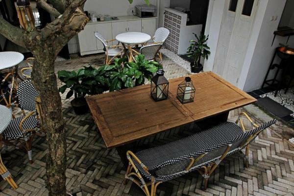 Askhara Guesthouse スラバヤ エクステリア 写真