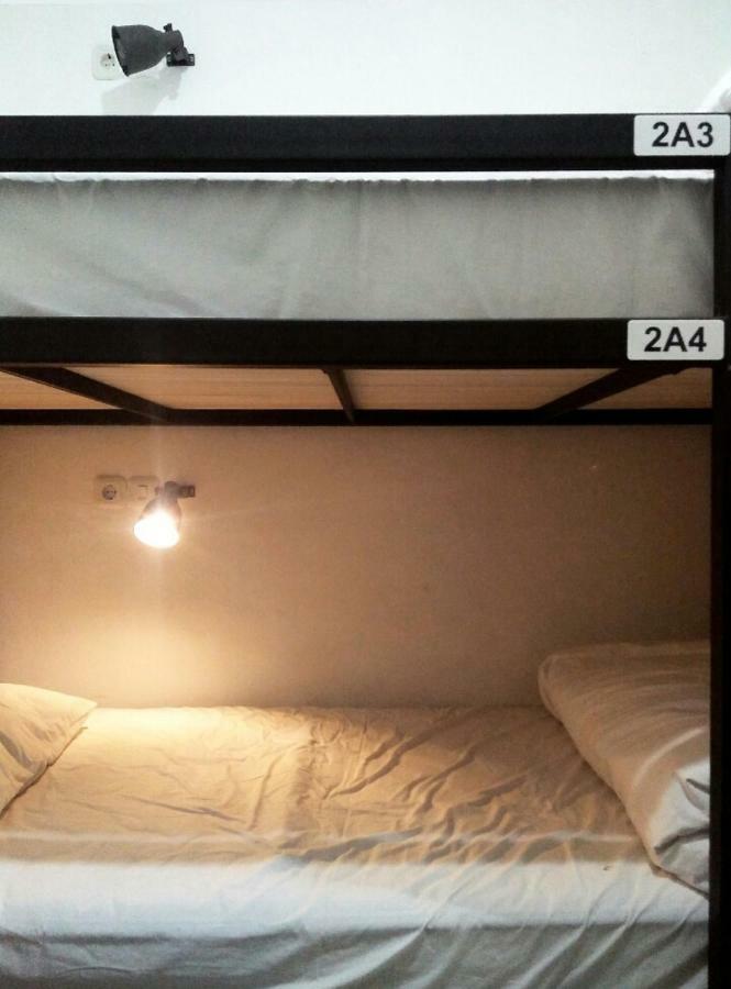 Askhara Guesthouse スラバヤ エクステリア 写真
